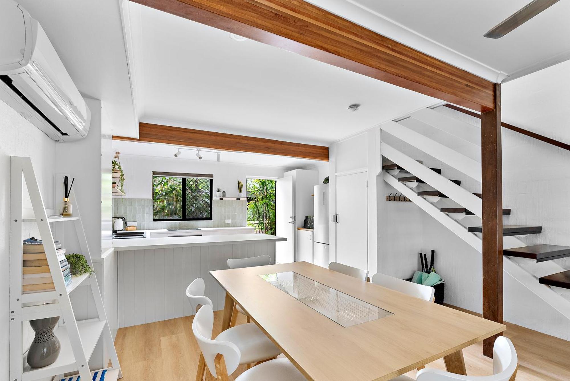 Stylish Townhouse, Private Courtyard Walk To Beach Noosaville Exterior foto